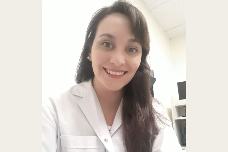 Dra. Julia Delgado Riveros