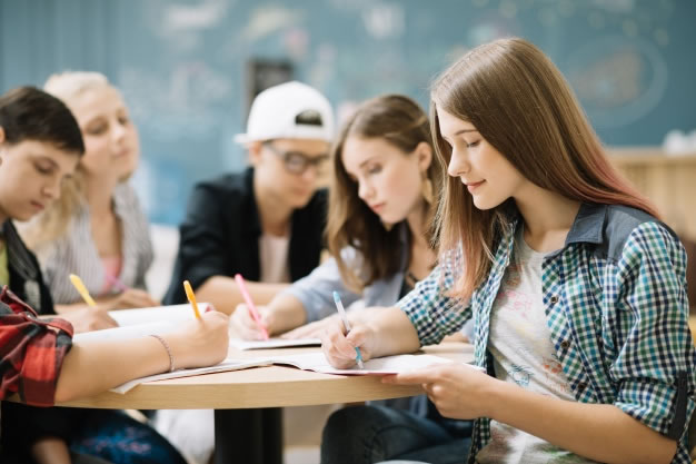 LA ESCUELA Y EL DOCENTE EN LA PREVENCIÓN DE ADICCIONES